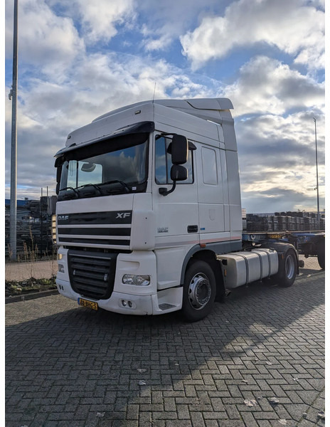 DAF XF 105 FT XF105 - Camion: foto 1 DAF XF 105 FT XF105 - Camion: foto 1