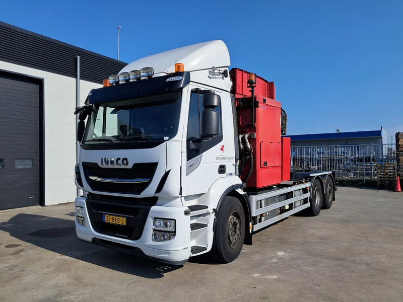 Iveco - Camion immondizia: foto 1 Iveco - Camion immondizia: foto 1