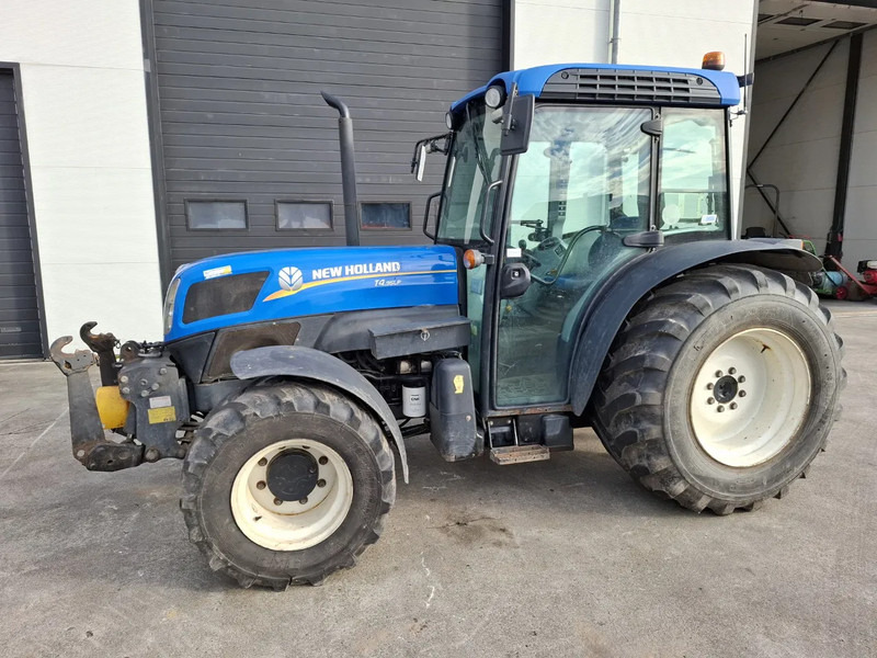 New Holland T4.95 T4.95LP - Trattore: foto 1 New Holland T4.95 T4.95LP - Trattore: foto 1