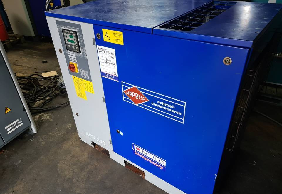 Kompresor śrubowy AIRPRESS APS 25, 18,5 kw, (2) - Compressore d'aria: foto 2 Kompresor śrubowy AIRPRESS APS 25, 18,5 kw, (2) - Compressore d'aria: foto 2