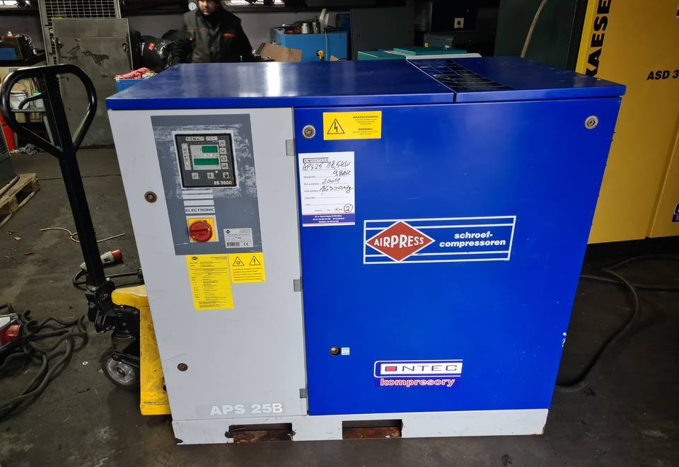 Kompresor śrubowy AIRPRESS APS 25, 18,5 kw, (2) - Compressore d'aria: foto 1 Kompresor śrubowy AIRPRESS APS 25, 18,5 kw, (2) - Compressore d'aria: foto 1