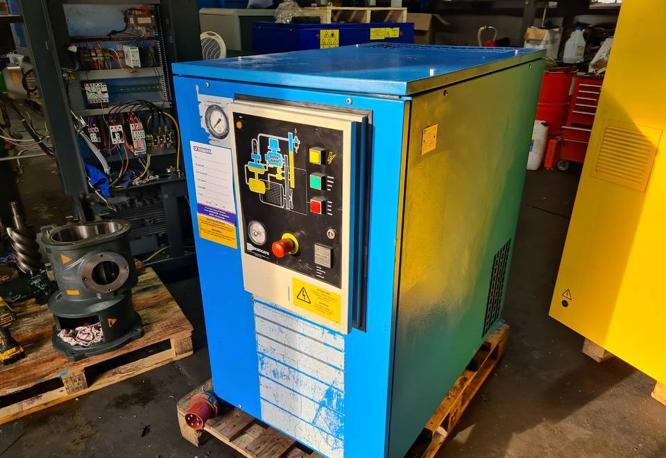 Kompresor śrubowy AIRPRESS, CECCATO 15 kw - Compressore d'aria: foto 4 Kompresor śrubowy AIRPRESS, CECCATO 15 kw - Compressore d'aria: foto 4
