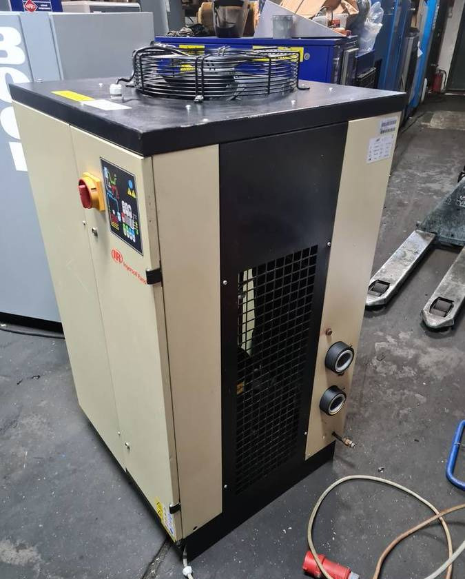 Osuszacz ziębniczy INGERSOLL RAND 13m3 - Macchina alimentare: foto 4 Osuszacz ziębniczy INGERSOLL RAND 13m3 - Macchina alimentare: foto 4