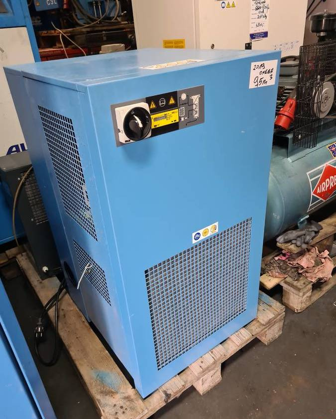 Osuszacz ziębniczy OMEGA 9,5 m3 - Compressore d'aria: foto 2 Osuszacz ziębniczy OMEGA 9,5 m3 - Compressore d'aria: foto 2