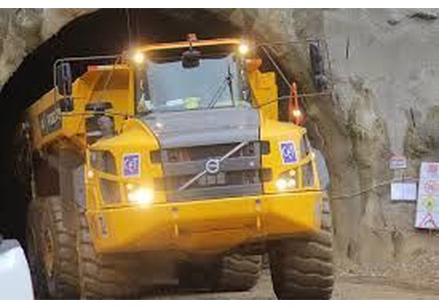 Volvo nieuwe Oliekoeler voe11033628 voe11110107 - Cambio e ricambi per Dumper articolato: foto 3 Volvo nieuwe Oliekoeler voe11033628 voe11110107 - Cambio e ricambi per Dumper articolato: foto 3