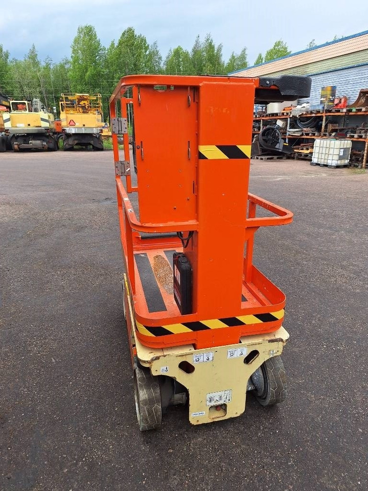 JLG 1230 ES Muuttoale! - Piattaforma a pantografo: foto 5 JLG 1230 ES Muuttoale! - Piattaforma a pantografo: foto 5