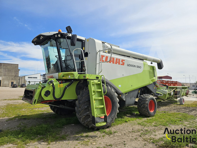 Claas Lexion 550 - Mietitrebbia: foto 2 Claas Lexion 550 - Mietitrebbia: foto 2