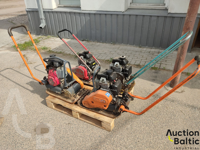 Dynapac LF45, Ammann AVP1033 & 2 Belle - Piastra vibrante: foto 1 Dynapac LF45, Ammann AVP1033 & 2 Belle - Piastra vibrante: foto 1