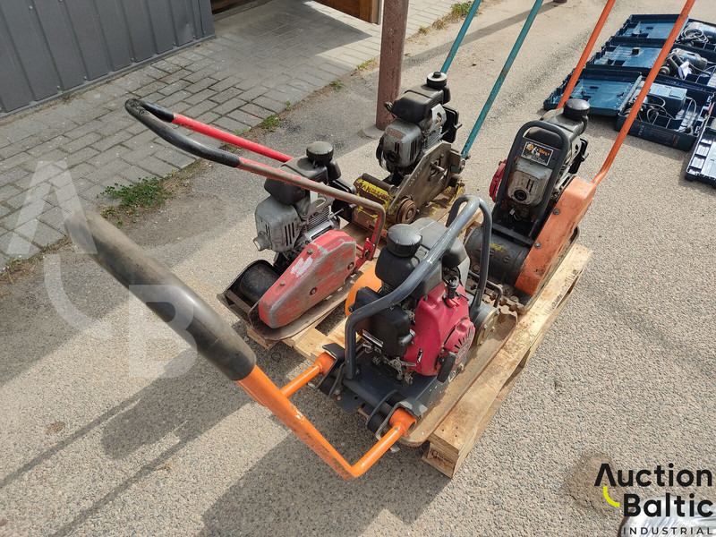 Dynapac LF45, Ammann AVP1033 & 2 Belle - Piastra vibrante: foto 2 Dynapac LF45, Ammann AVP1033 & 2 Belle - Piastra vibrante: foto 2