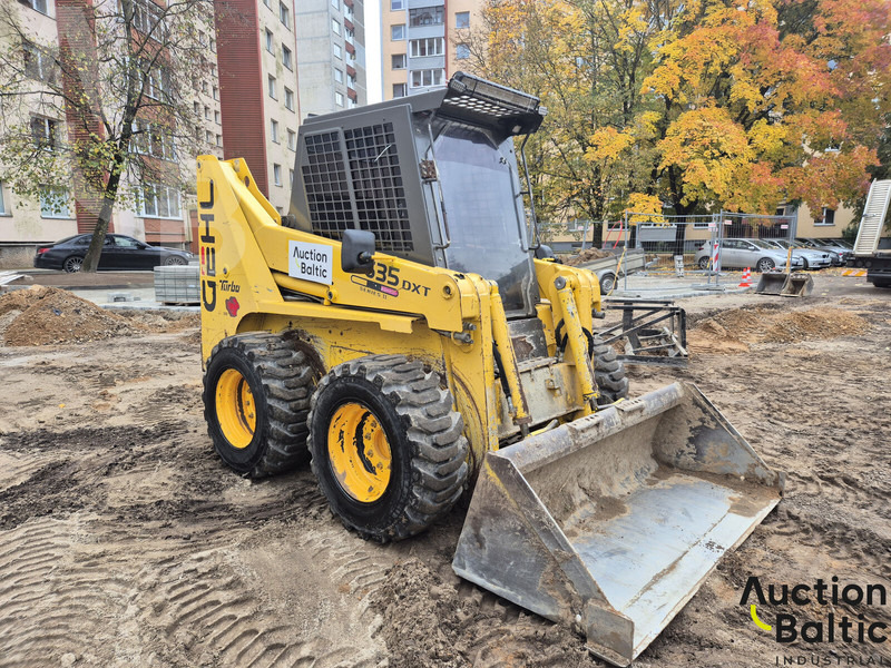 Gehl 5635 DXT 2 - Minipala: foto 1 Gehl 5635 DXT 2 - Minipala: foto 1