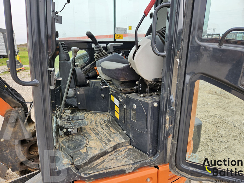 Hitachi ZX 26 U-6 - Miniescavatore: foto 5 Hitachi ZX 26 U-6 - Miniescavatore: foto 5