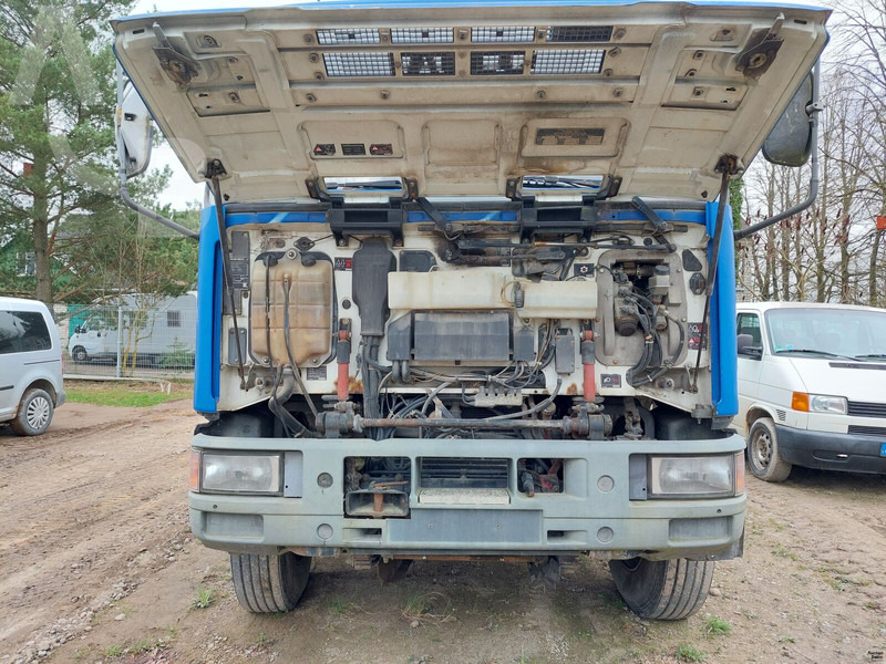 Iveco 180E18 - Autocarro con pianale/ Cassone fisso, Camion con gru: foto 5 Iveco 180E18 - Autocarro con pianale/ Cassone fisso, Camion con gru: foto 5