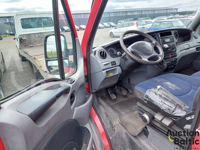 Iveco 50C18 - Autocarro con pianale/ Cassone fisso: foto 5 Iveco 50C18 - Autocarro con pianale/ Cassone fisso: foto 5