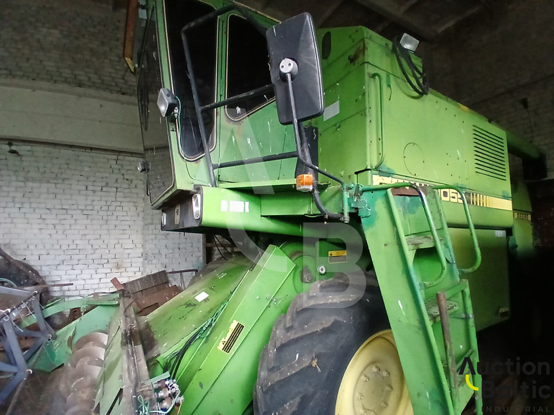 Mietitrebbia per il trasporto di alimenti John Deere 1055: foto 7