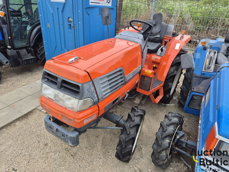 Kubota GL 240 - Trattore: foto 2 Kubota GL 240 - Trattore: foto 2