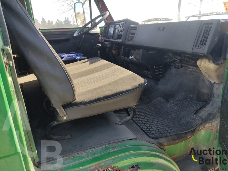 Camion cisterna per il trasporto di carburanti MAN 8.136: foto 8