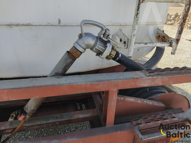 Camion cisterna per il trasporto di carburanti MAN 8.136: foto 14