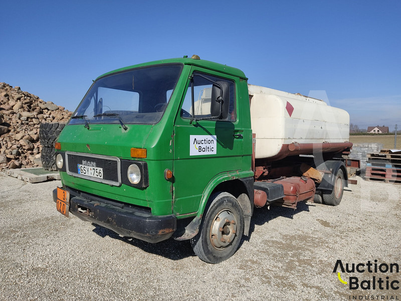 MAN 8.136 - Camion cisterna: foto 1 MAN 8.136 - Camion cisterna: foto 1