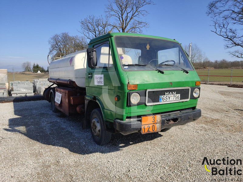 MAN 8.136 - Camion cisterna: foto 2 MAN 8.136 - Camion cisterna: foto 2