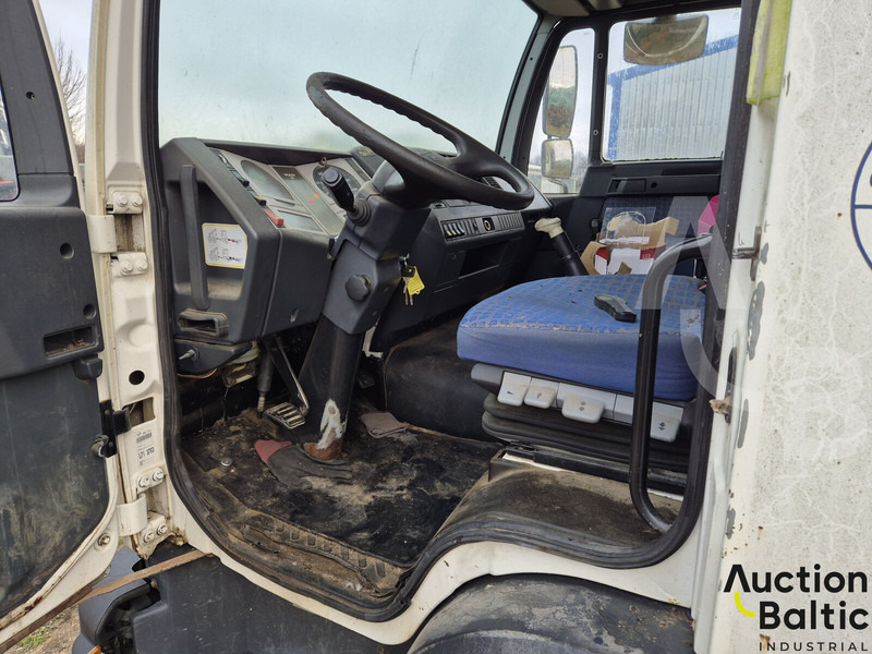 MAN LE 12.220 - Autocarro con pianale/ Cassone fisso: foto 5 MAN LE 12.220 - Autocarro con pianale/ Cassone fisso: foto 5