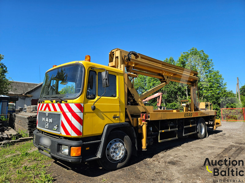 MAN M90 - Piattaforma autocarrata: foto 1 MAN M90 - Piattaforma autocarrata: foto 1