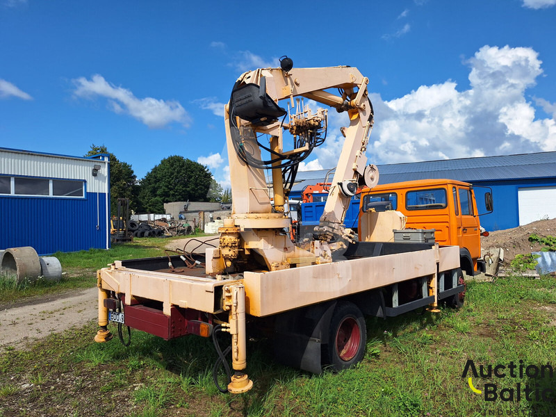 Magirus 130 M 8 - Autocarro con pianale/ Cassone fisso, Camion con gru: foto 4 Magirus 130 M 8 - Autocarro con pianale/ Cassone fisso, Camion con gru: foto 4