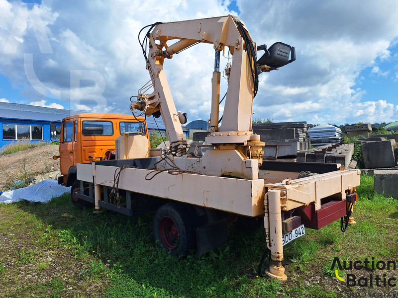 Magirus 130 M 8 - Autocarro con pianale/ Cassone fisso, Camion con gru: foto 3 Magirus 130 M 8 - Autocarro con pianale/ Cassone fisso, Camion con gru: foto 3
