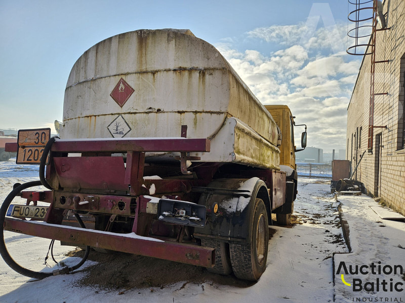 Mercedes-Benz 814 - Camion cisterna: foto 5 Mercedes-Benz 814 - Camion cisterna: foto 5