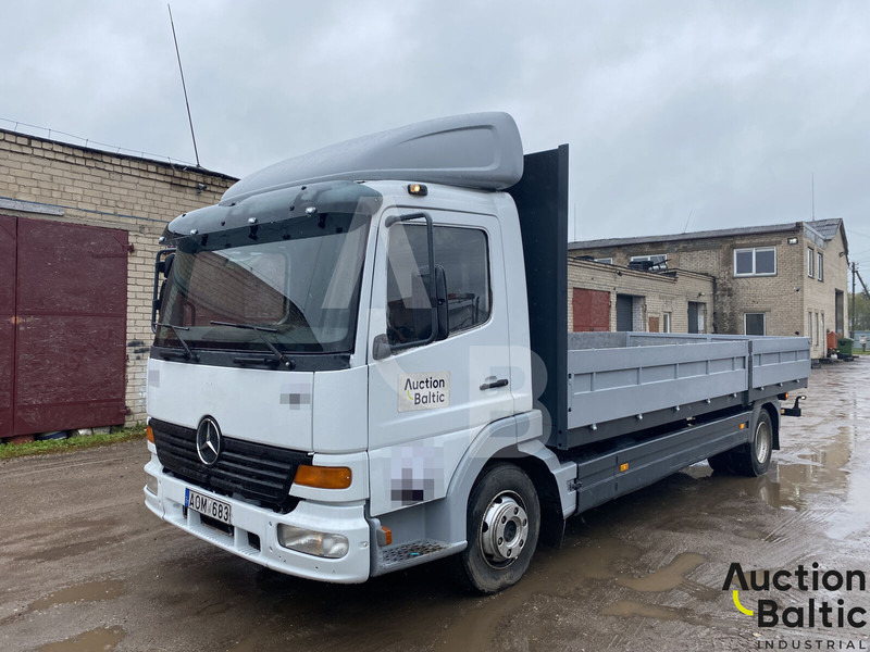 Mercedes-Benz 815 - Autocarro con pianale/ Cassone fisso: foto 1 Mercedes-Benz 815 - Autocarro con pianale/ Cassone fisso: foto 1