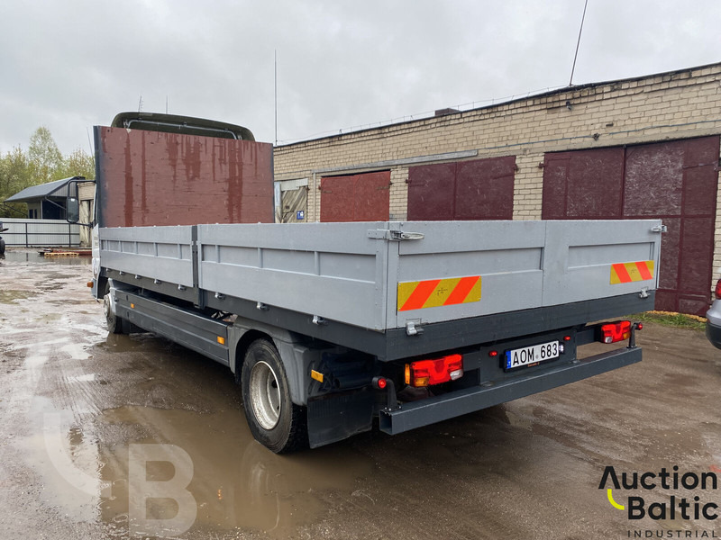 Mercedes-Benz 815 - Autocarro con pianale/ Cassone fisso: foto 3 Mercedes-Benz 815 - Autocarro con pianale/ Cassone fisso: foto 3