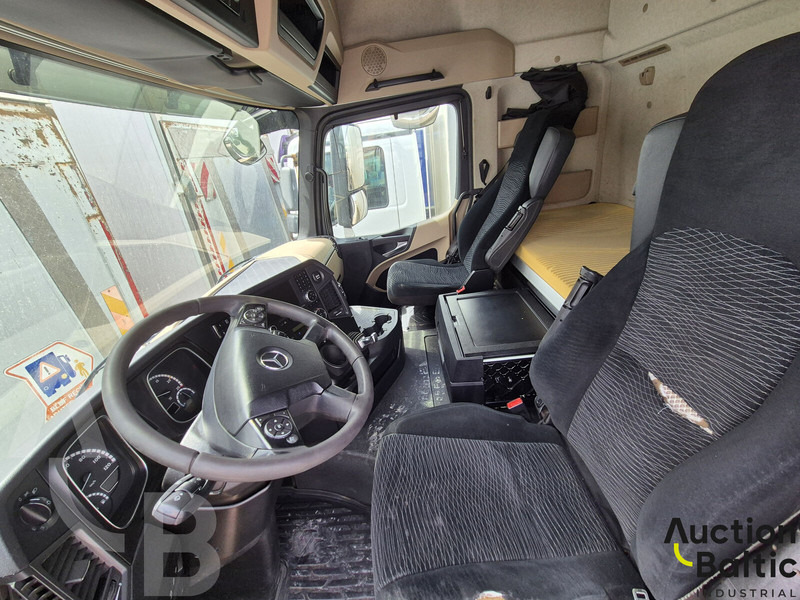 Mercedes-Benz Actros 2551 - Autocarro furgonato: foto 5 Mercedes-Benz Actros 2551 - Autocarro furgonato: foto 5