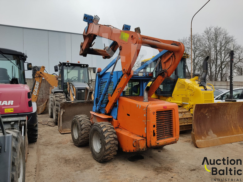 New Holland LS 185 B - Minipala: foto 3 New Holland LS 185 B - Minipala: foto 3