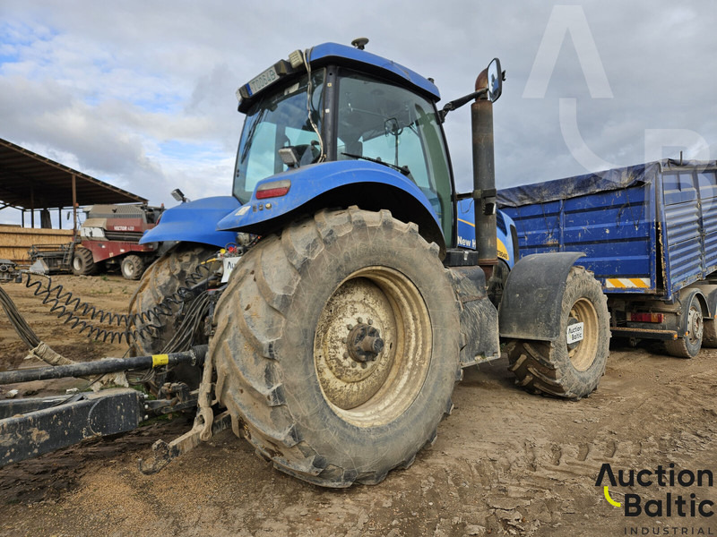 New Holland T 8040 - Trattore: foto 4 New Holland T 8040 - Trattore: foto 4
