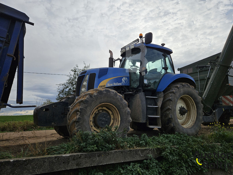 New Holland T 8040 - Trattore: foto 2 New Holland T 8040 - Trattore: foto 2