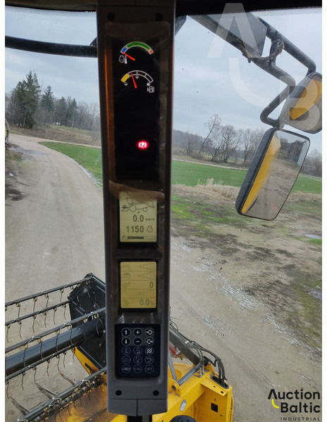 Mietitrebbia per il trasporto di alimenti New Holland TC 5.90: foto 12