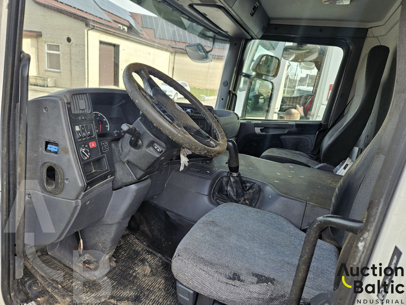 Scania P 230 - Camion cisterna: foto 5 Scania P 230 - Camion cisterna: foto 5