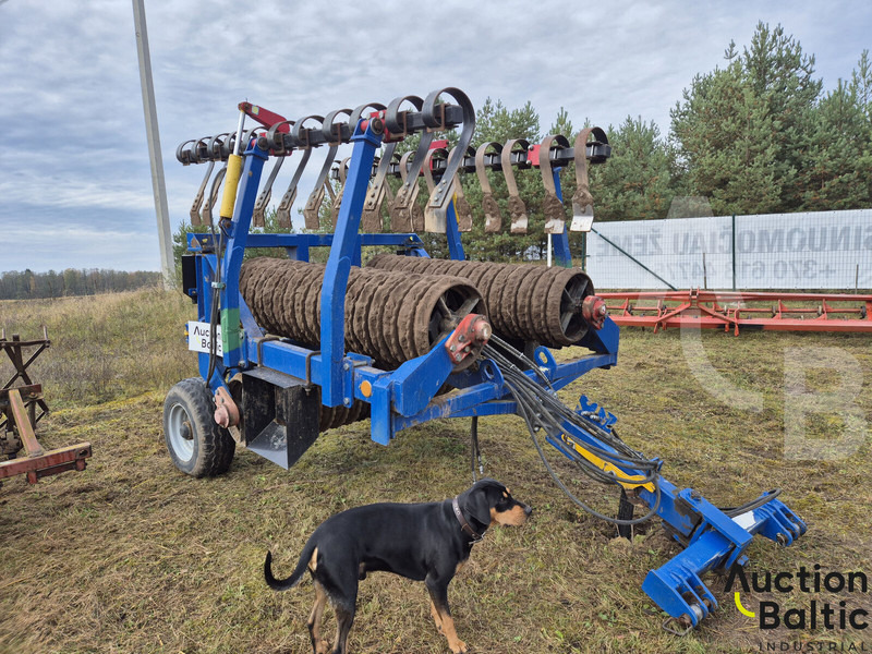 Servis Traktor KZK "Olvia-6A" - Rullo costipatore: foto 2 Servis Traktor KZK "Olvia-6A" - Rullo costipatore: foto 2