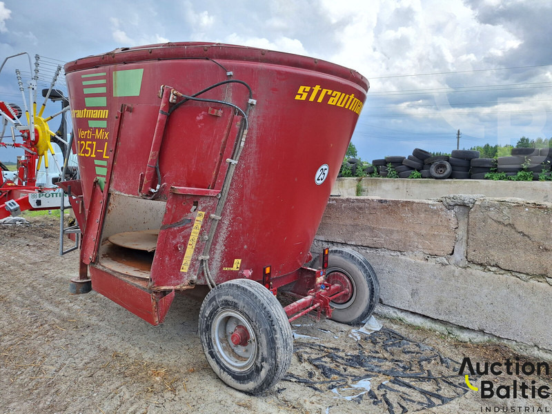 Strautmann VM 1251 L - Macchina per l'allevamento: foto 5 Strautmann VM 1251 L - Macchina per l'allevamento: foto 5