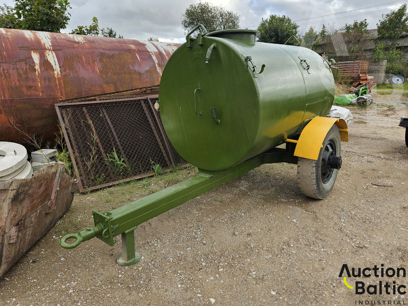 Tanker - Rimorchio ribaltabile: foto 1 Tanker - Rimorchio ribaltabile: foto 1