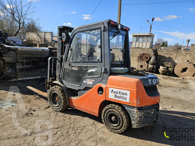 Toyota E 811 - Carrello elevatore diesel: foto 4 Toyota E 811 - Carrello elevatore diesel: foto 4