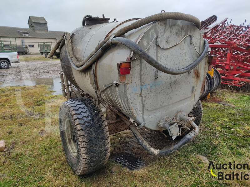 Trailer - tank - Rimorchio ribaltabile: foto 4 Trailer - tank - Rimorchio ribaltabile: foto 4