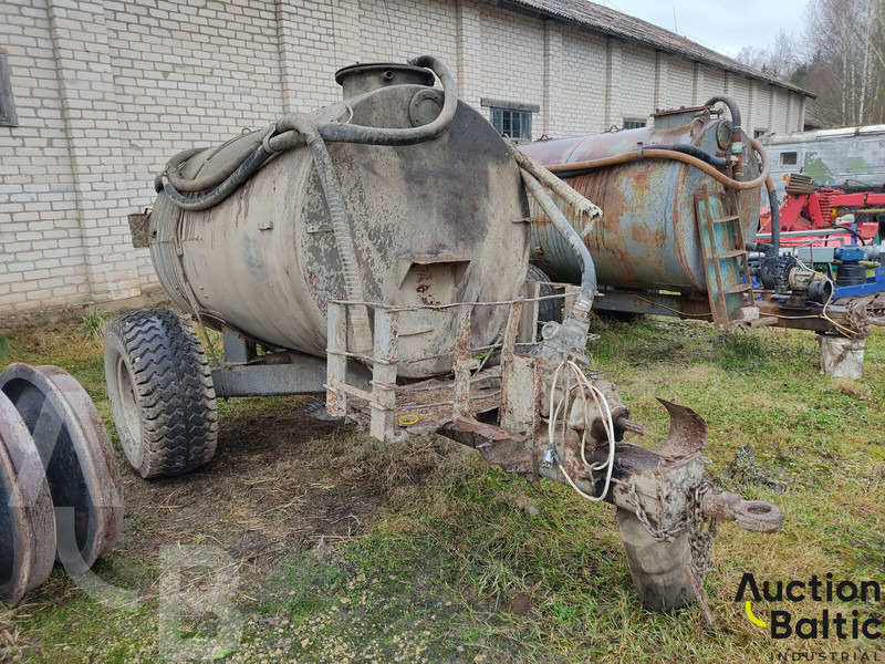 Trailer - tank - Rimorchio ribaltabile: foto 2 Trailer - tank - Rimorchio ribaltabile: foto 2