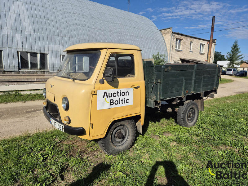 UAZ UAZ 3303 - Furgone con cassone fisso: foto 1 UAZ UAZ 3303 - Furgone con cassone fisso: foto 1