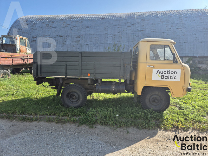 UAZ UAZ 3303 - Furgone con cassone fisso: foto 3 UAZ UAZ 3303 - Furgone con cassone fisso: foto 3