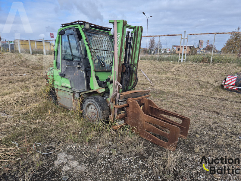 UniCarriers 30 - Carrello elevatore diesel: foto 2 UniCarriers 30 - Carrello elevatore diesel: foto 2