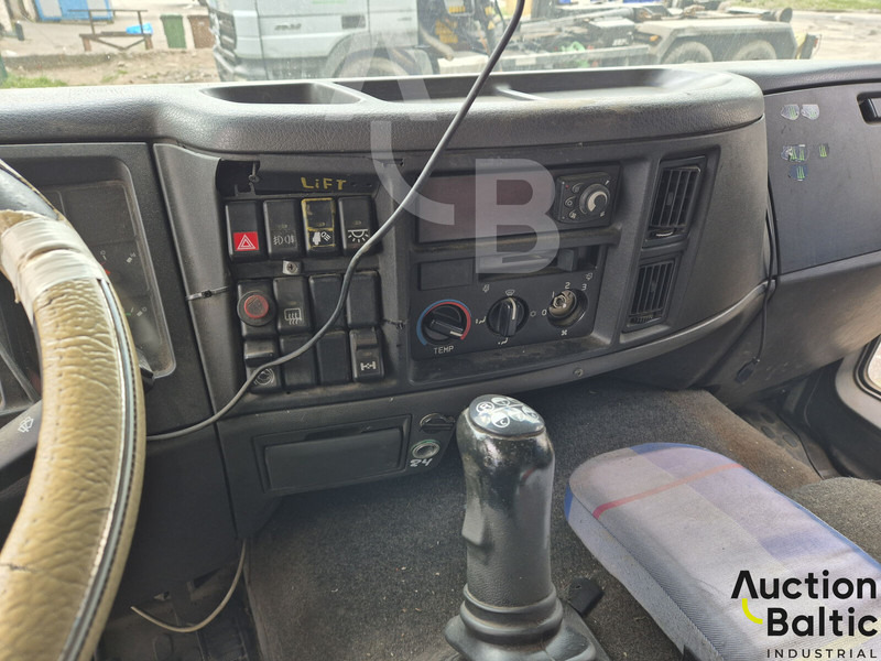 Autocarro con pianale/ Cassone fisso Volvo FL6: foto 10 Autocarro con pianale/ Cassone fisso Volvo FL6: foto 10