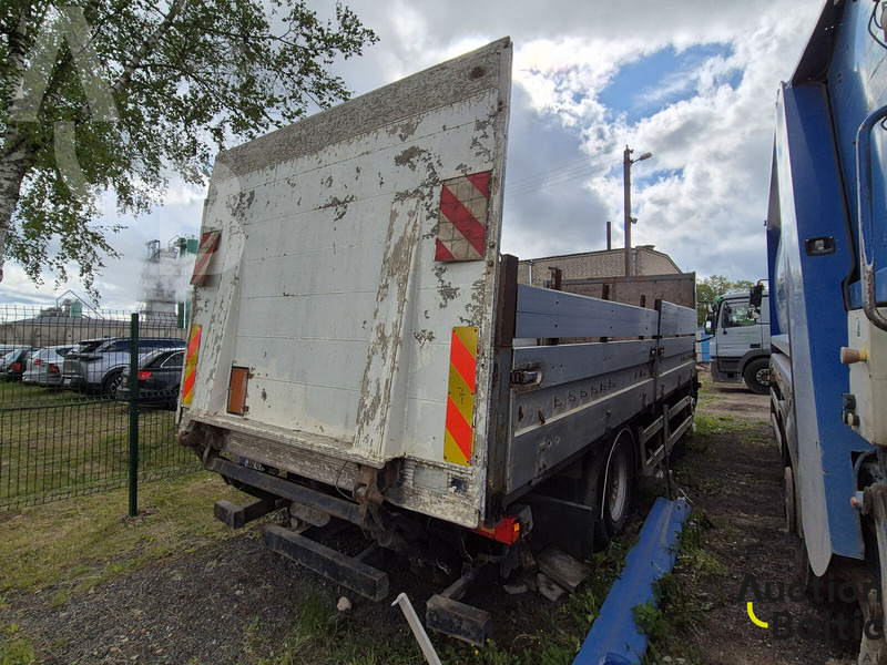 Volvo FL6 - Autocarro con pianale/ Cassone fisso: foto 4 Volvo FL6 - Autocarro con pianale/ Cassone fisso: foto 4