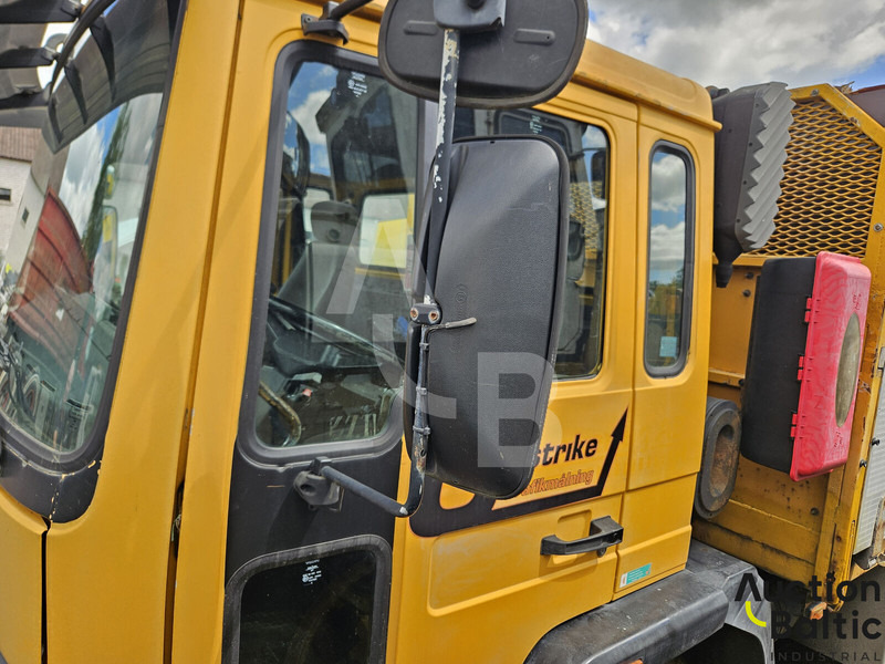 Volvo FL612 - Autocarro con pianale/ Cassone fisso: foto 5 Volvo FL612 - Autocarro con pianale/ Cassone fisso: foto 5