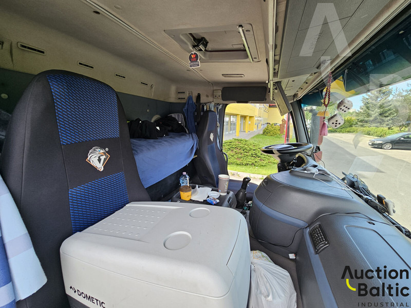 Volvo FM440 - Camion bisarca: foto 5 Volvo FM440 - Camion bisarca: foto 5