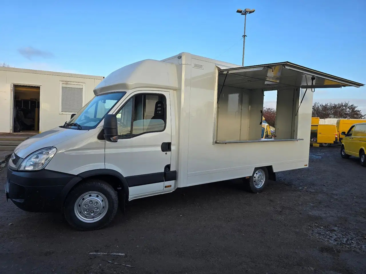 Iveco C30C/ FOODTRUCK/ Daily - Autonegozio: foto 1 Iveco C30C/ FOODTRUCK/ Daily - Autonegozio: foto 1